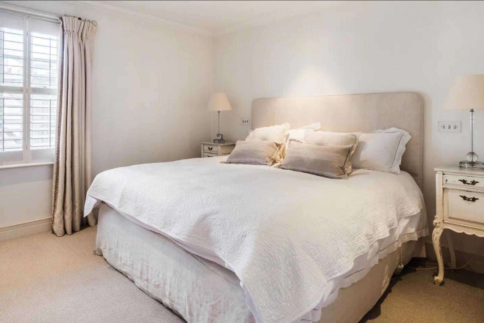 Parkside Mews With Garden In Battersea Park *